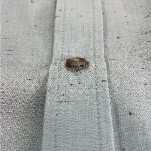🔹RIP CURL OURTIME BUTTON DOWN SHIRT - Picture 6 of 7